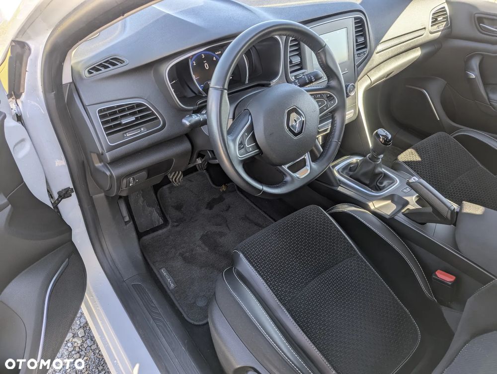 Renault Megane 1.5 Blue dCi Intens - 10