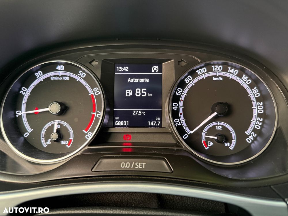 Skoda Fabia 1.0 MPI Style - 9