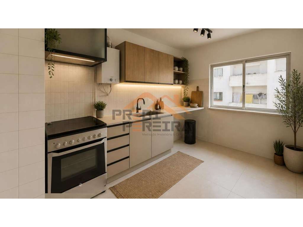 Situado na zona da Torre, em Cascais,, apartamento T2. - Grande imagem: 2/23