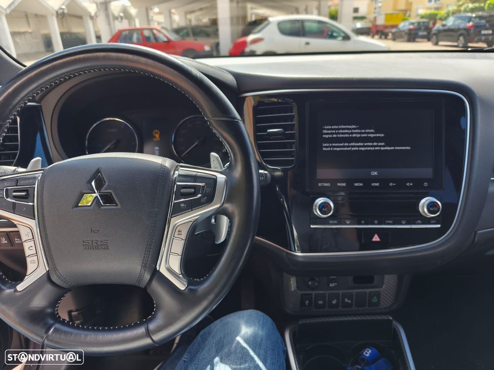 Mitsubishi Outlander - 13