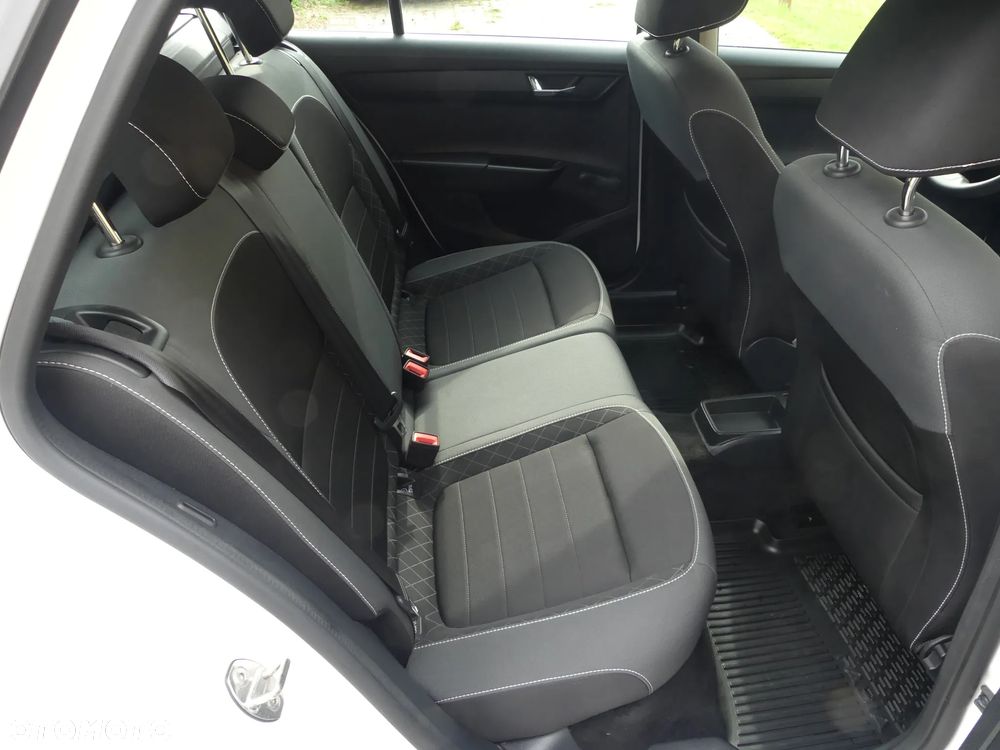 Skoda Fabia 1.0 TSI Ambition Plus - 25