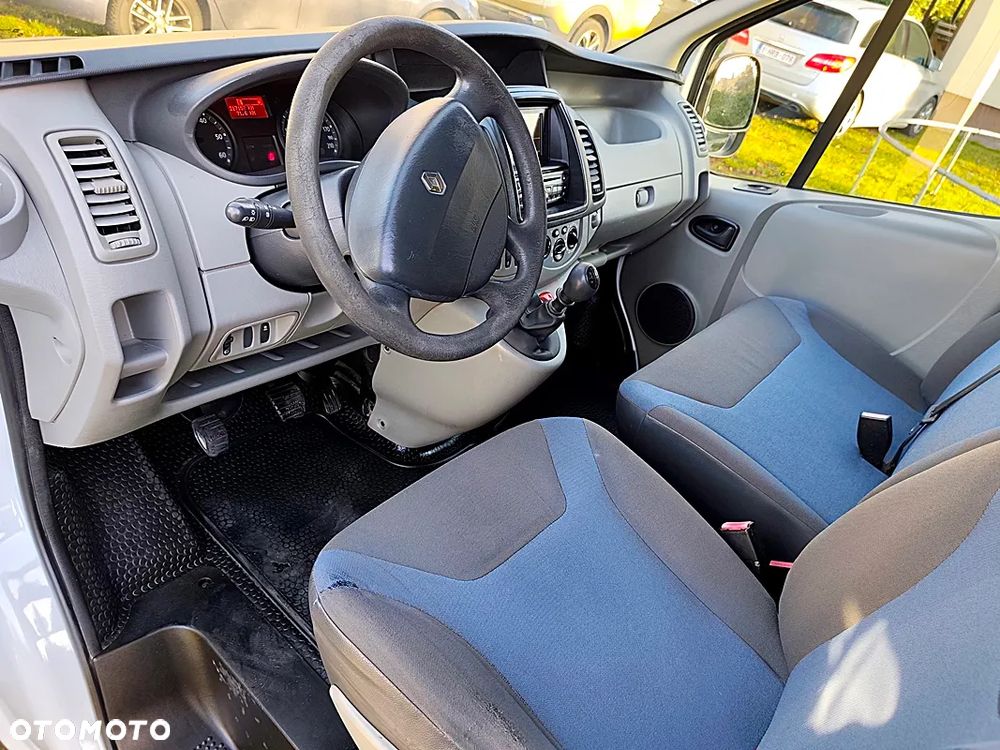 Renault Trafic - 12