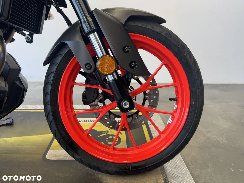 Yamaha MT - 8