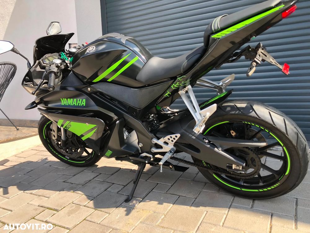Yamaha YZF-R125 - 4