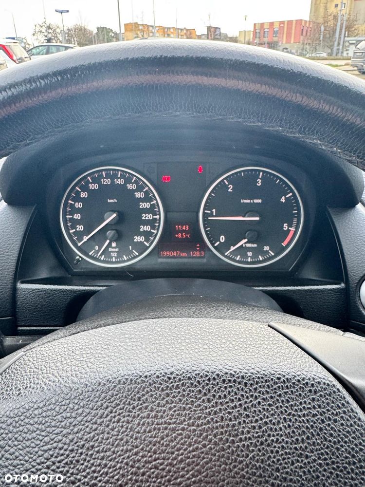 BMW X1 xDrive18d - 10