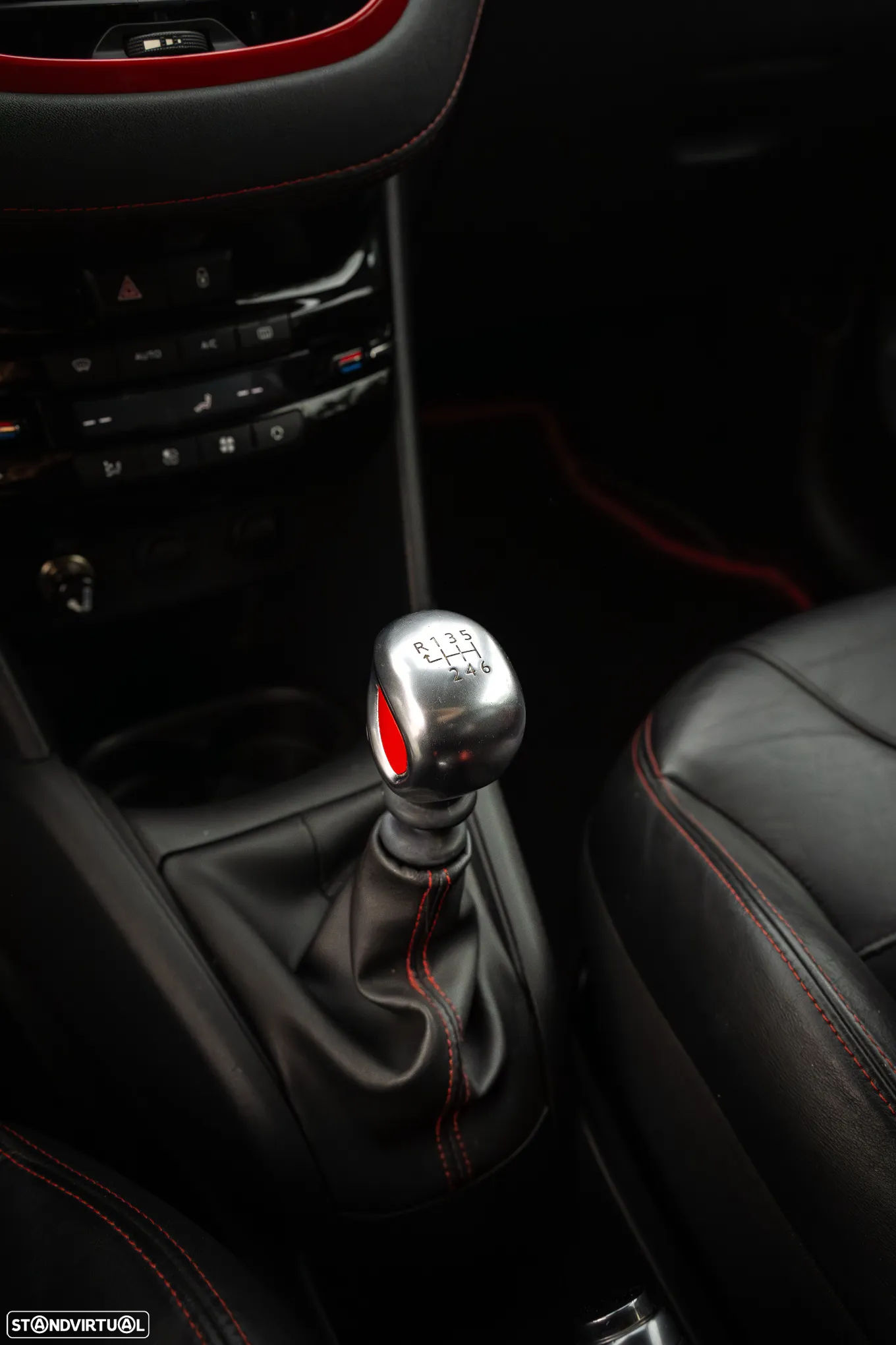 Peugeot 208 1.6 e-THP GTi - 18