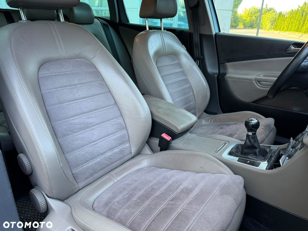 Volkswagen Passat 2.0 TDI Individual Chrom - 13