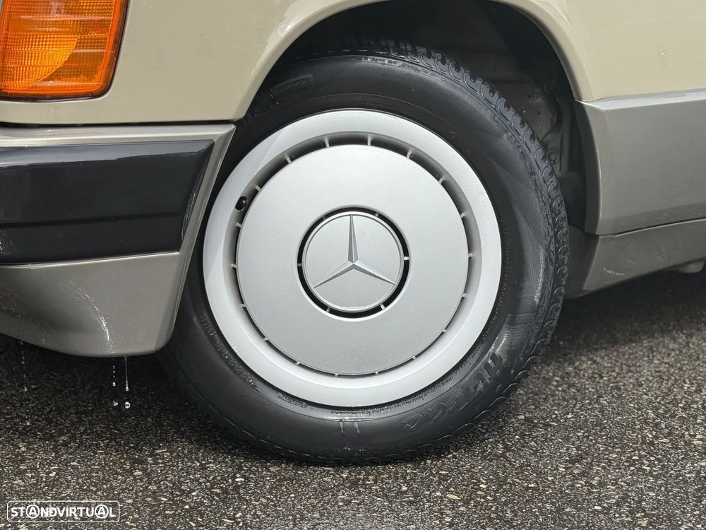 Mercedes-Benz 190 - 19