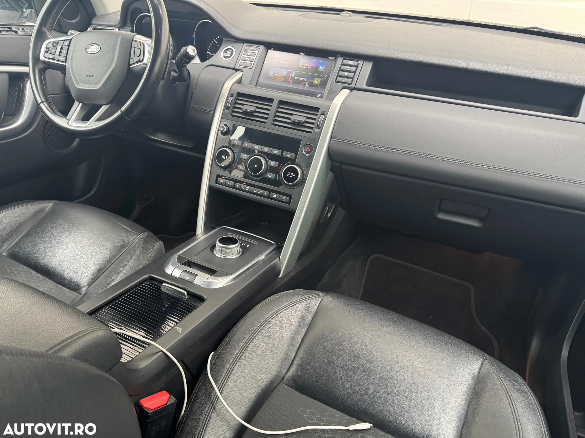 Land Rover Discovery Sport - 8
