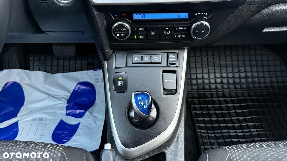 Toyota Auris 1.8 HSD Luna - 19