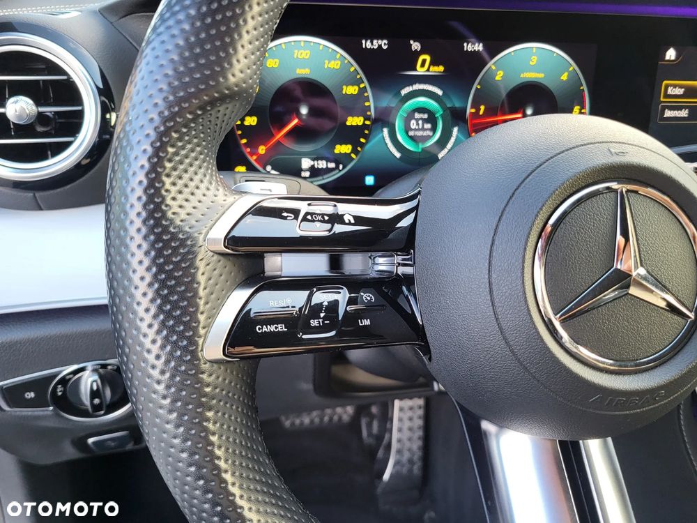 Mercedes-Benz Klasa E 220 d 4-Matic AMG - 24