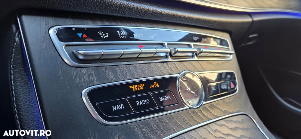 Mercedes-Benz E 220 d 4MATIC Aut. - 11