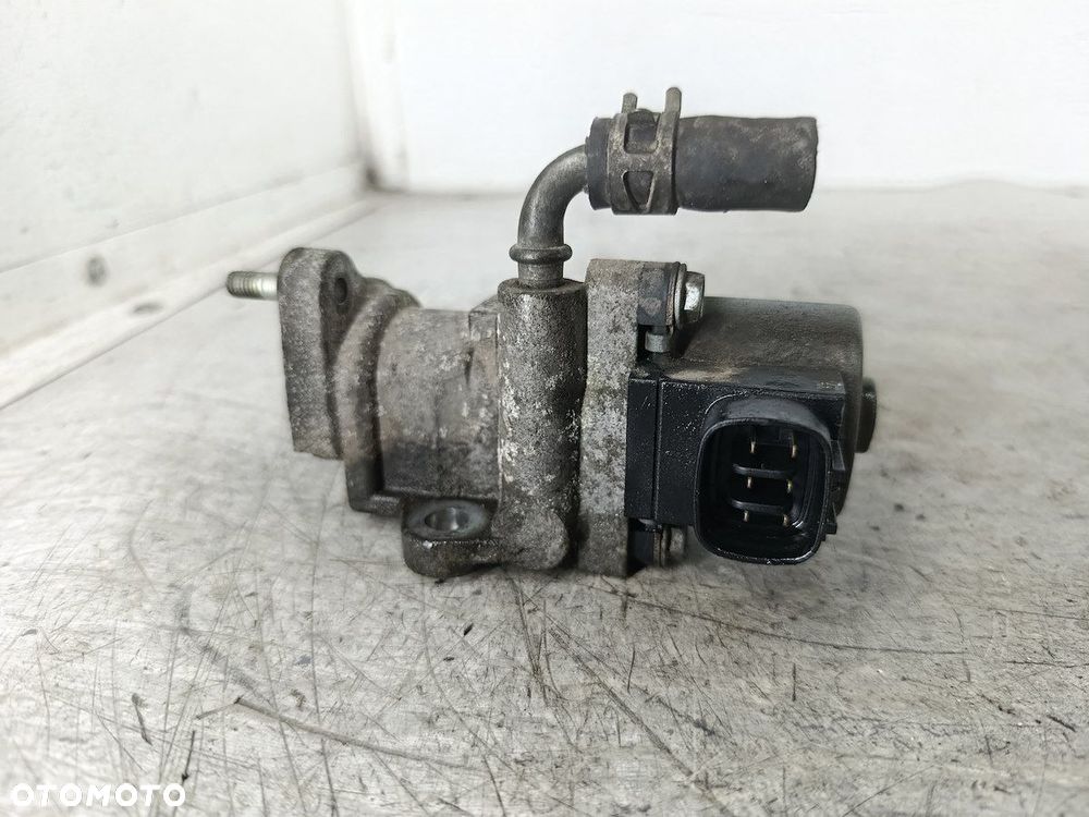 ZAWÓR EGR TOYOTA COROLLA X E15 25620-33030  135000-8120 DENSO 1.4 D-4D - 1