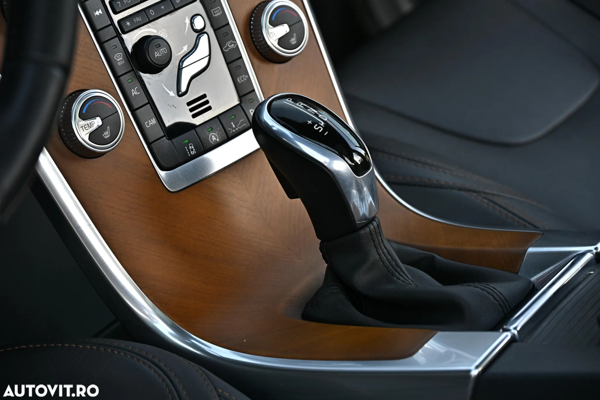 Volvo XC 60 D4 Geartronic Summum - 31