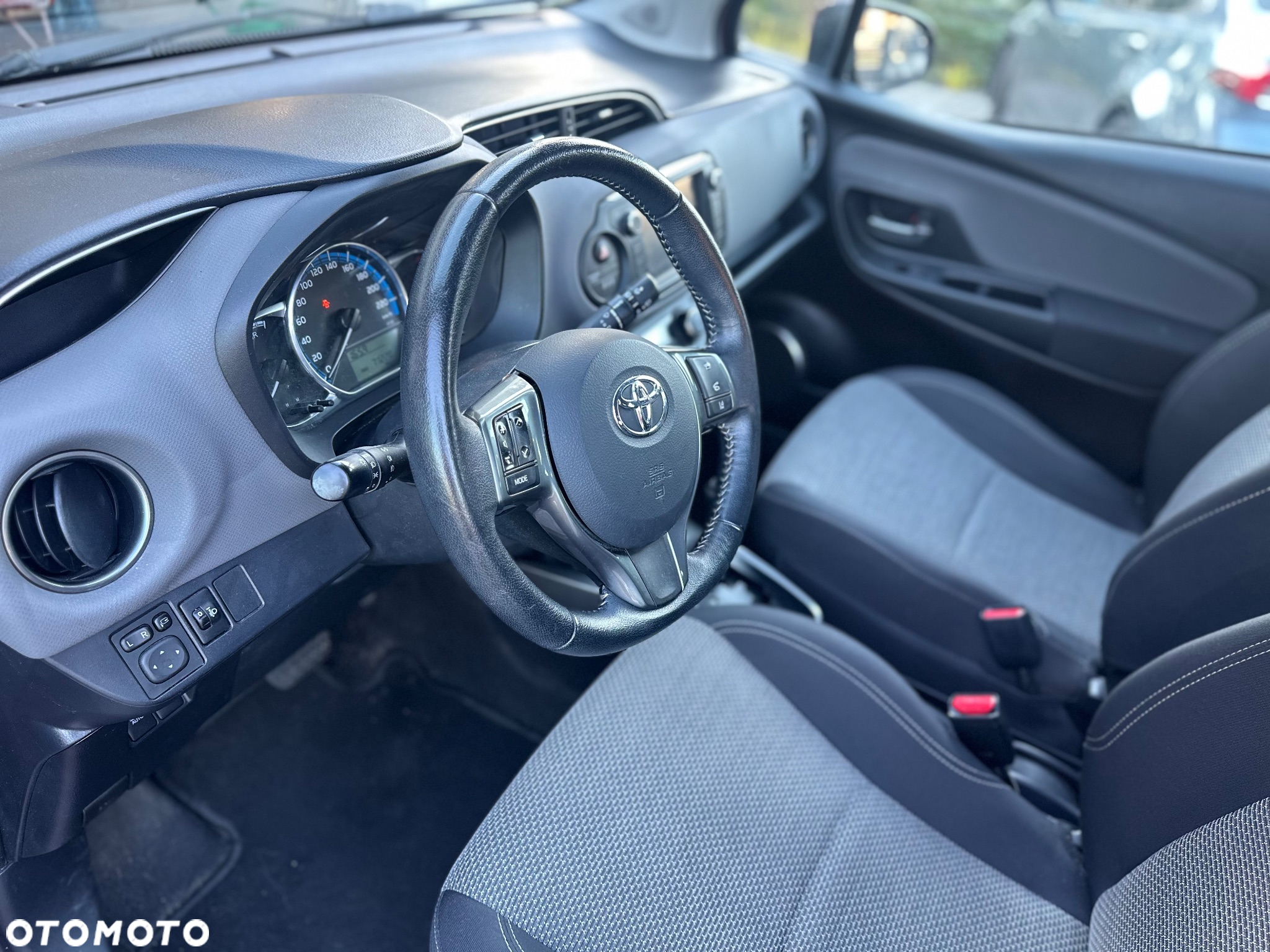 Toyota Yaris Hybrid 1.5 VVT-i Comfort - 11