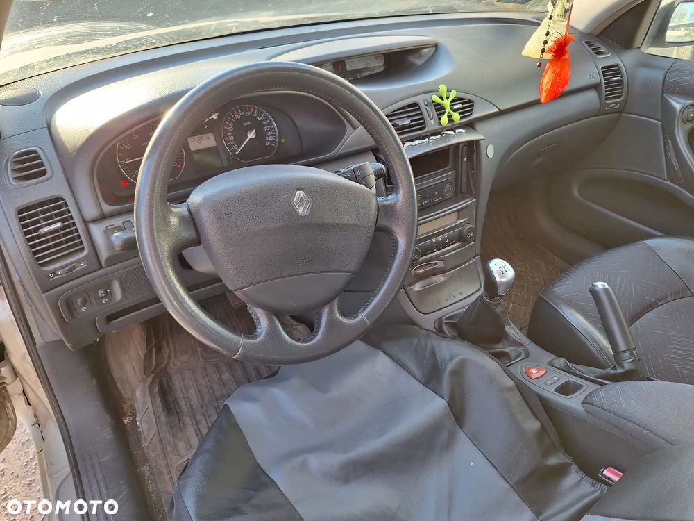 Renault Laguna 1.8 Privilege - 6