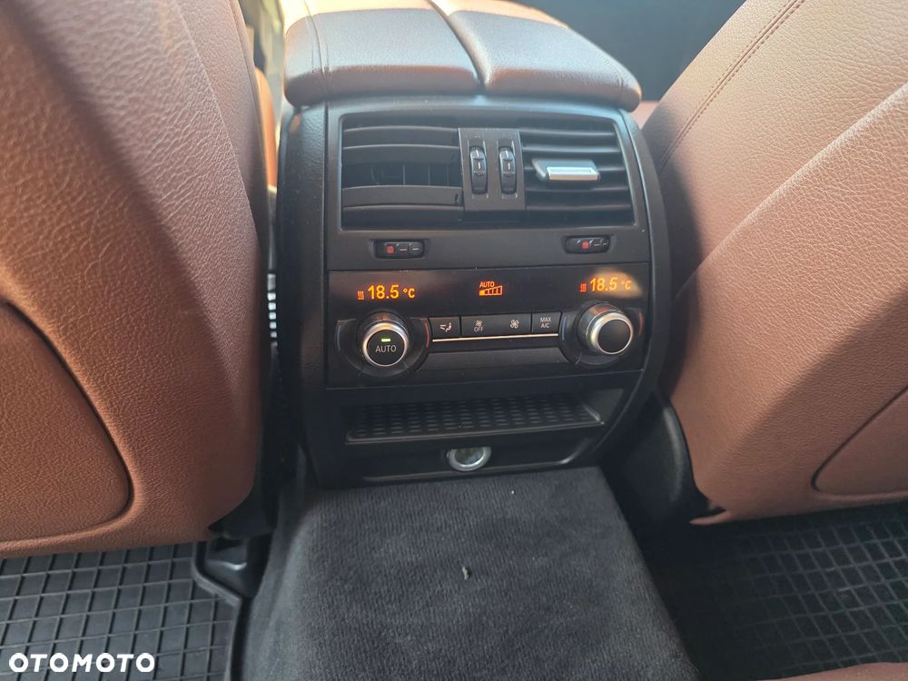 BMW Seria 5 520d xDrive - 8