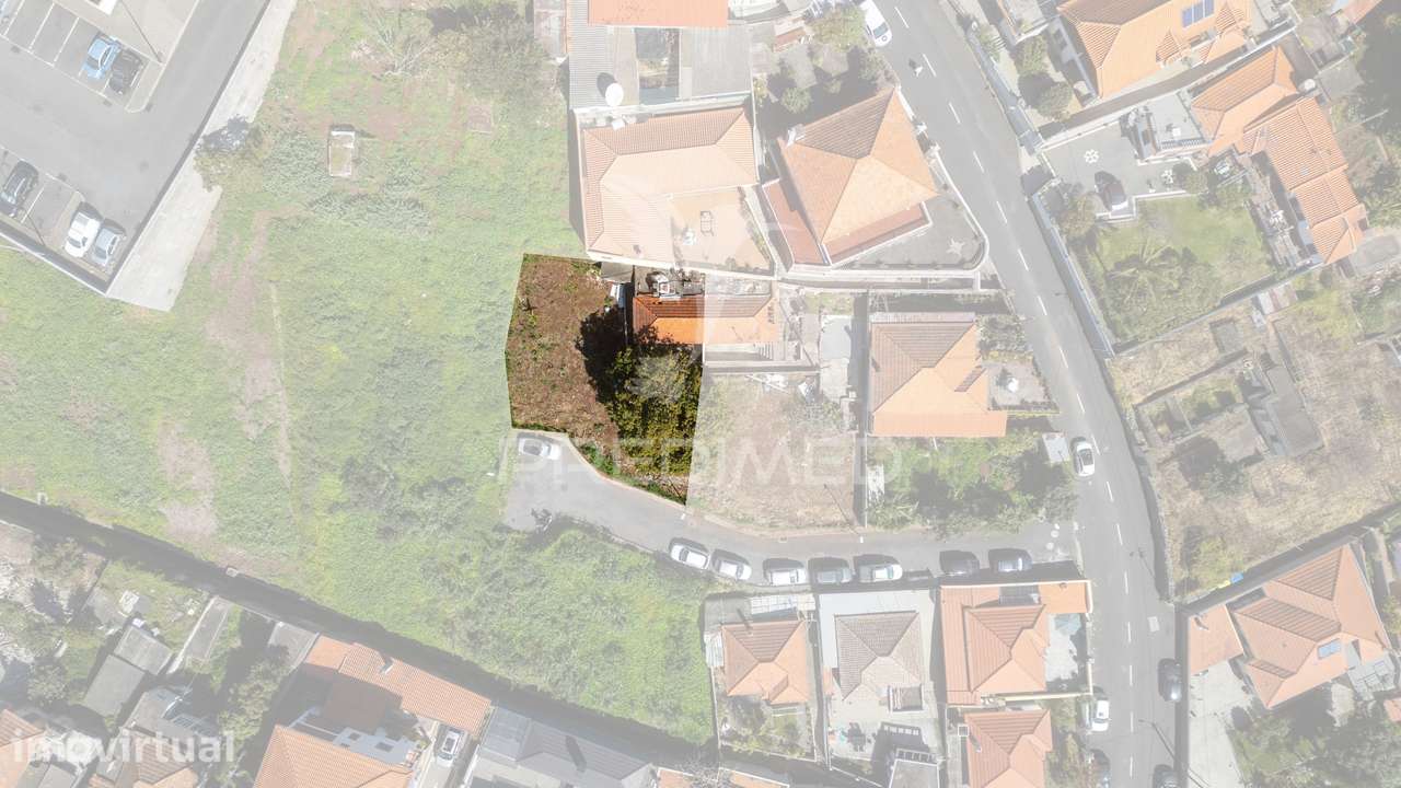 Moradia T3 Geminada em Ruína - Funchal, Ilha da Madeira - Grande imagem: 2/29