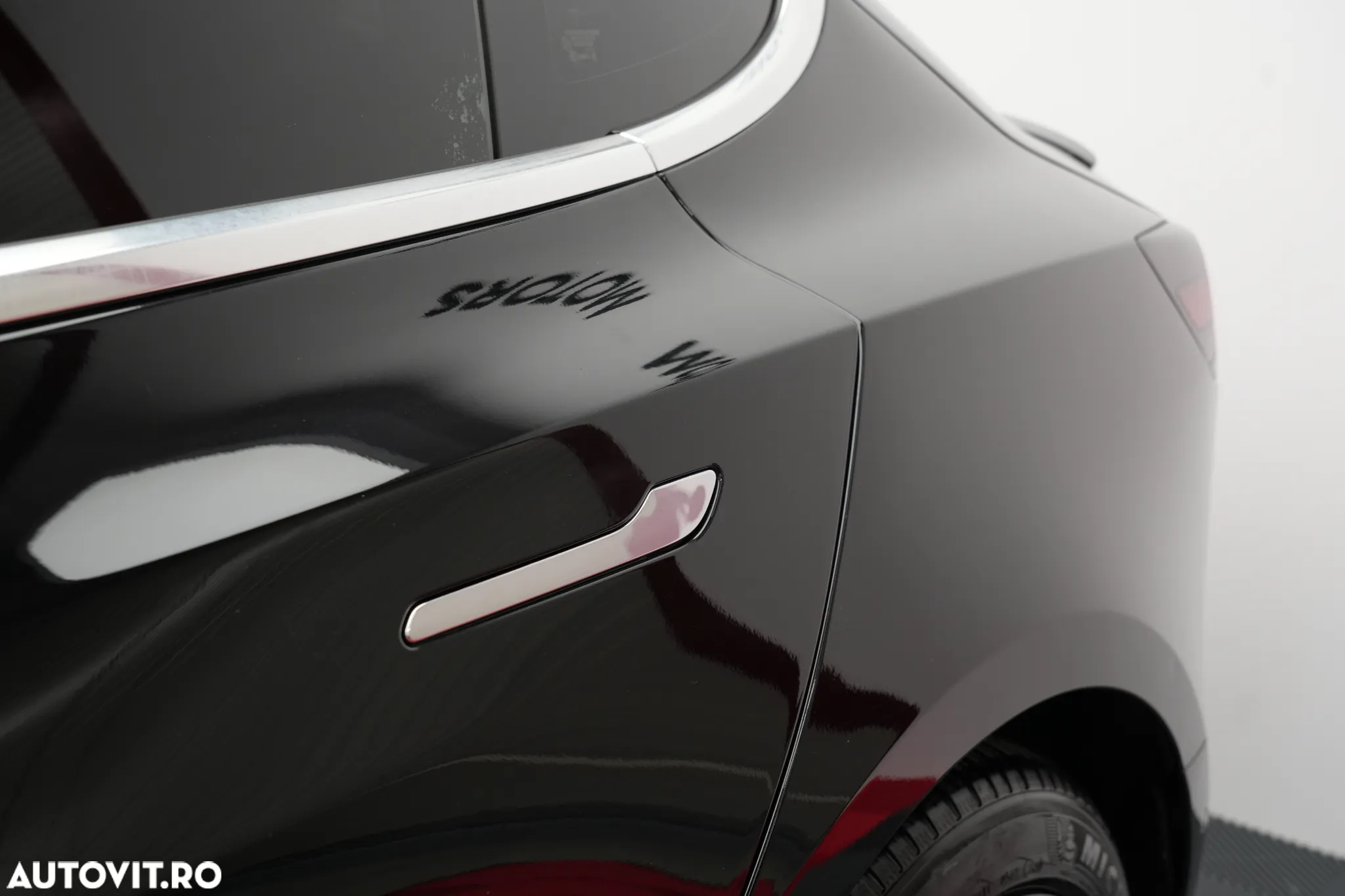 Tesla Model 3 Langstreckenbatterie Allradantrieb Dual Motor - 30