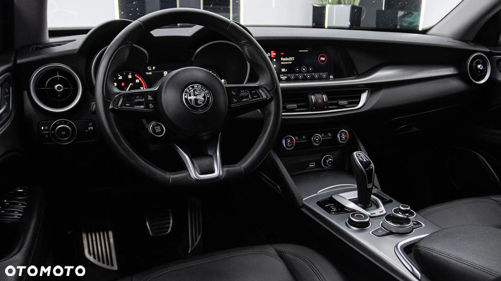 Alfa Romeo Stelvio 2.0 Turbo Sprint Q4 - 16