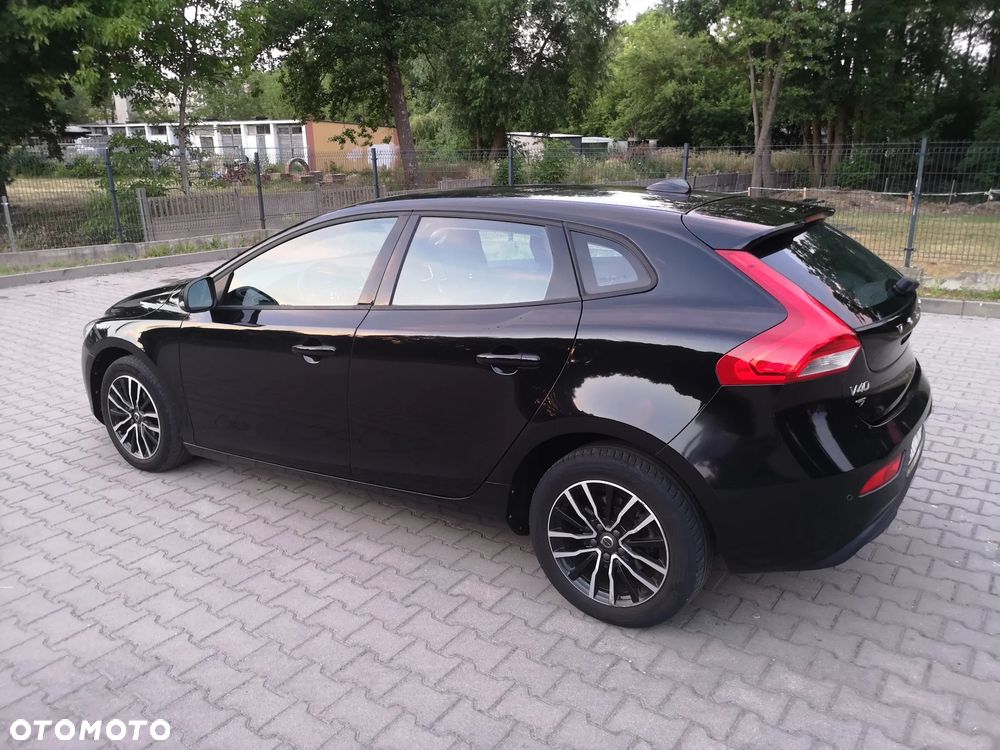 Volvo V40 D2 Momentum - 35