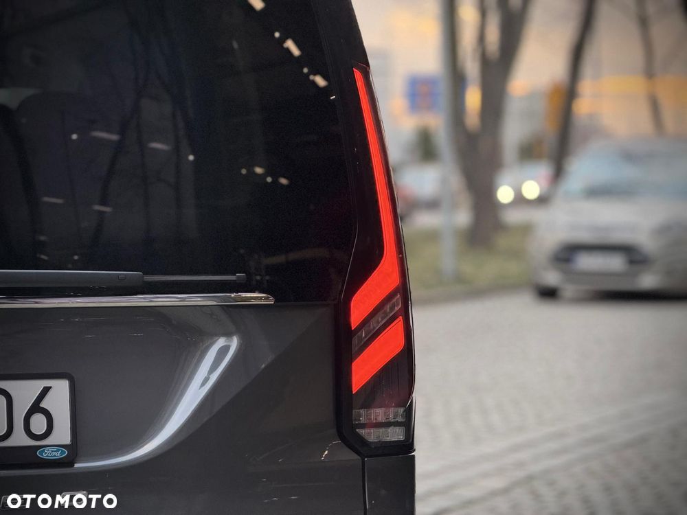 Ford Tourneo Connect Grand - 23