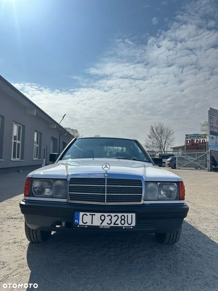 Mercedes-Benz W201 (190) - 7