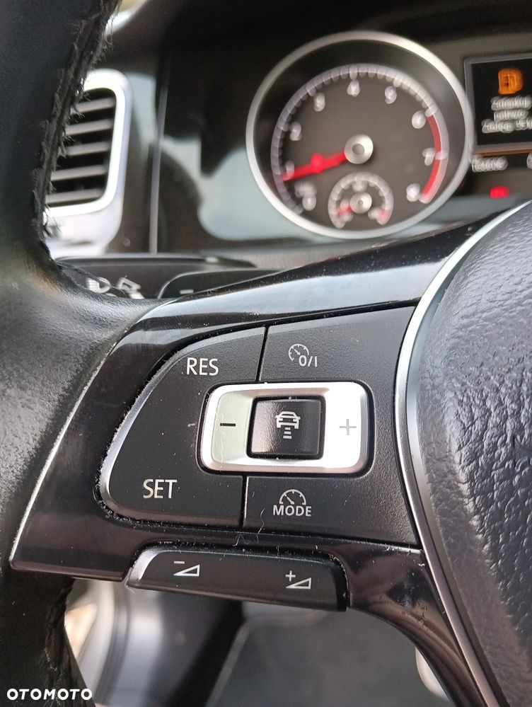 Volkswagen Golf 1.4 TSI BMT Highline DSG - 39