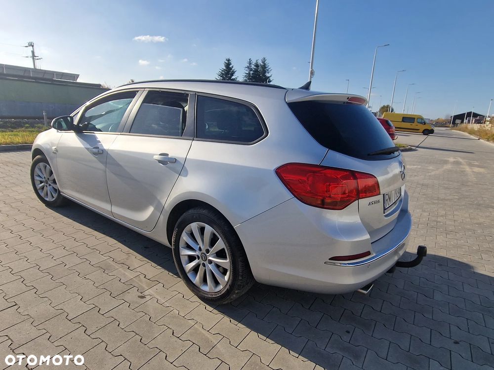 Opel Astra 2013 photo 4