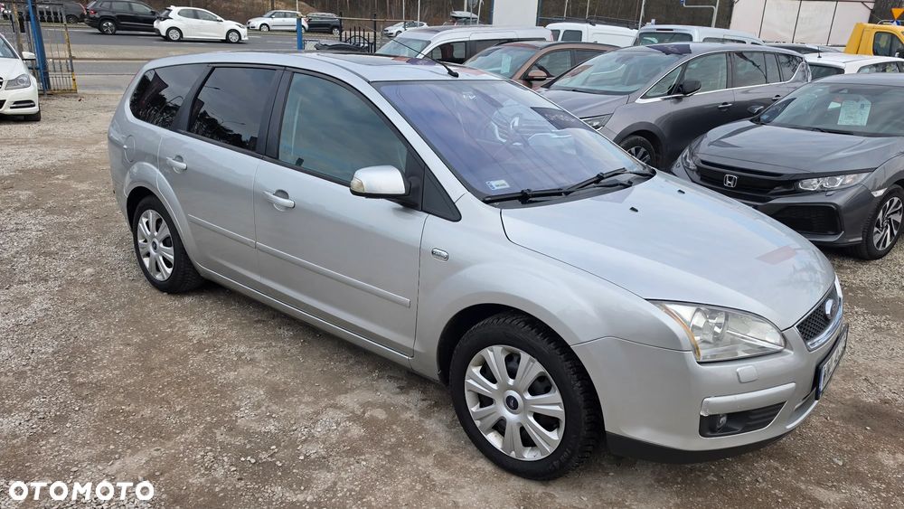 Ford Focus 1.6 Ghia - 27