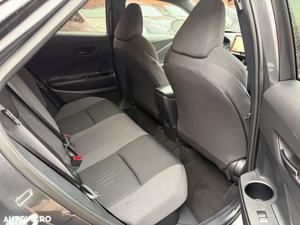 Toyota C-HR 1.8 Hybrid Team Deutschland - 37