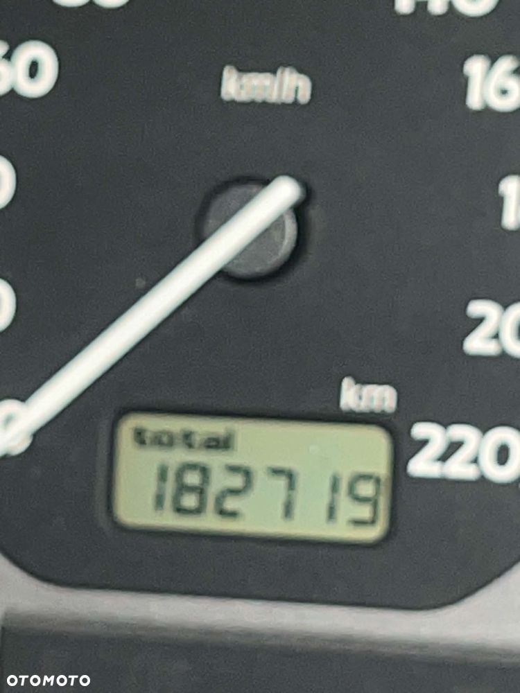 Volkswagen Golf 1.8 CL - 7