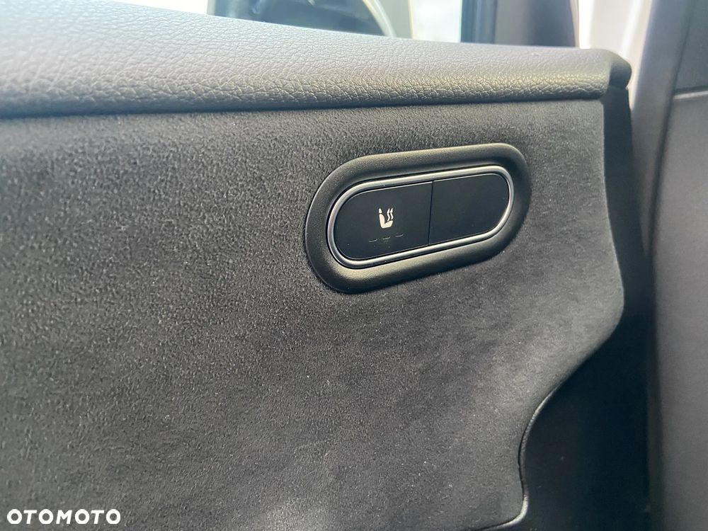 Mercedes-Benz Klasa A 200 AMG Line 7G-DCT - 16