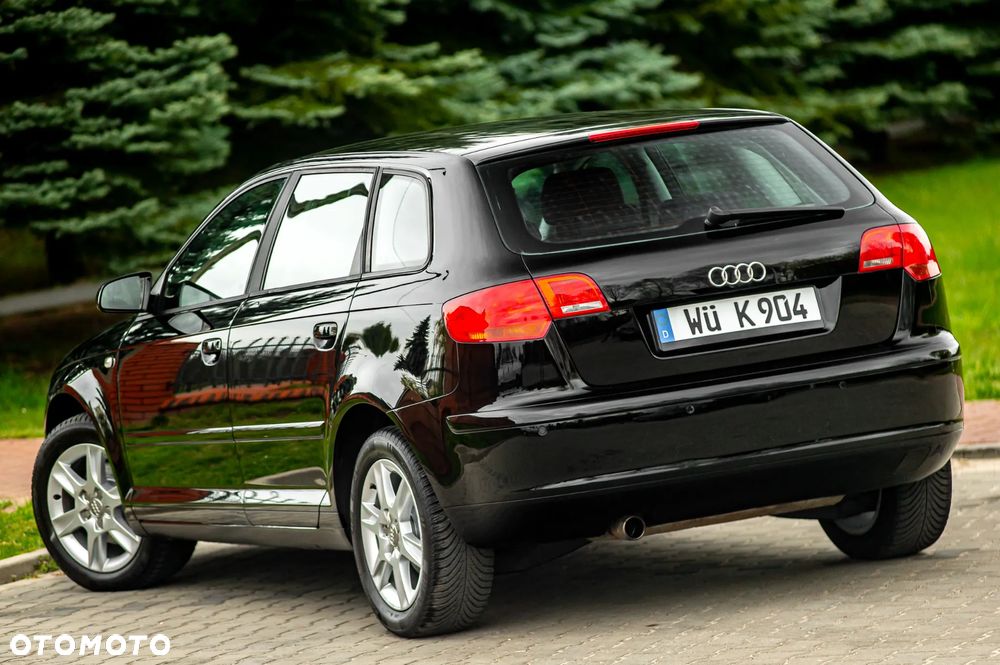 Audi A3 Sportback 1.6 Ambiente - 16