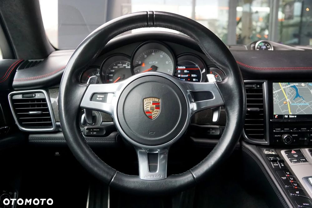 Porsche Panamera GTS - 32