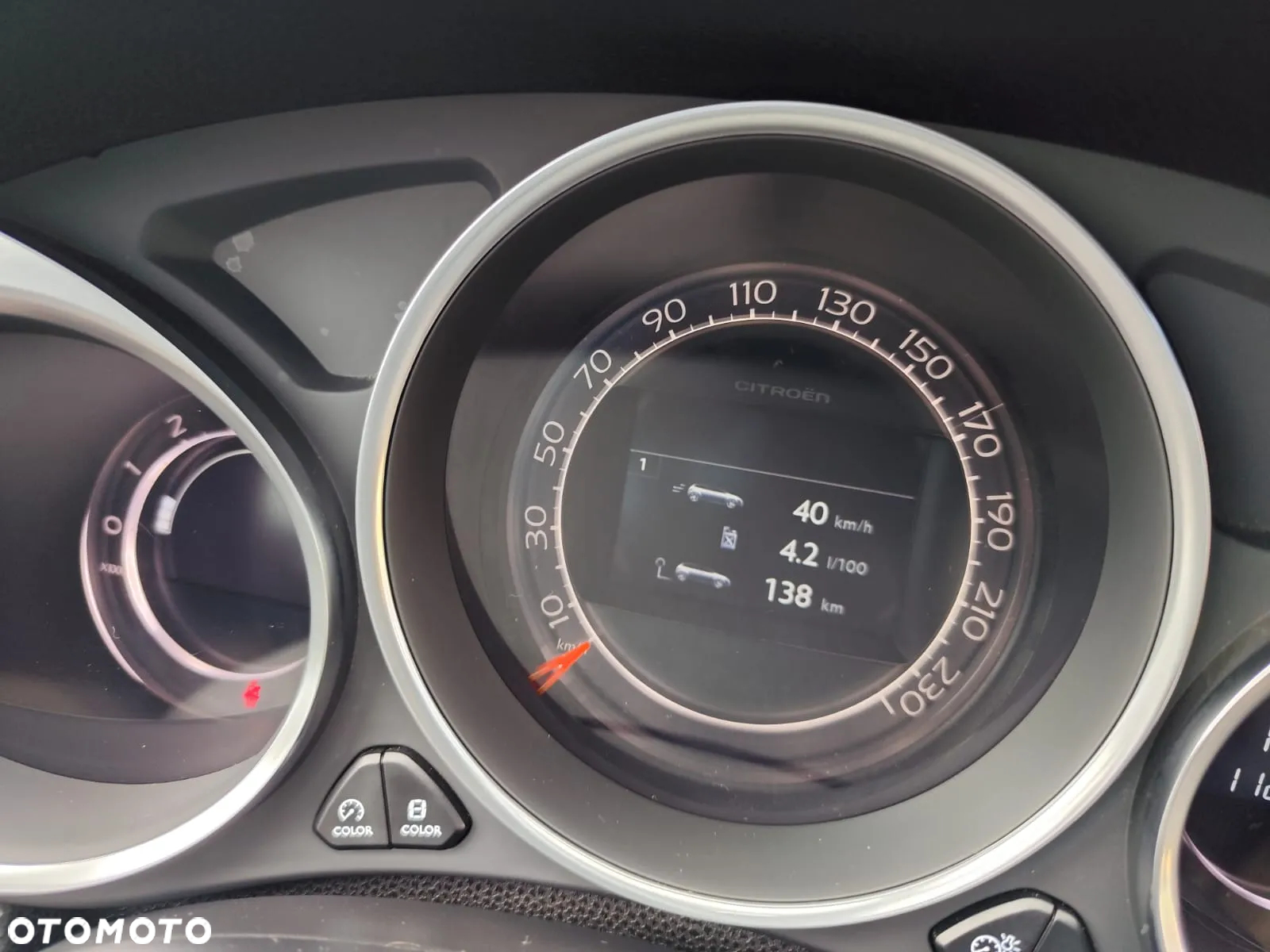 Citroën DS4 e-HDi 115 SoChic - 29