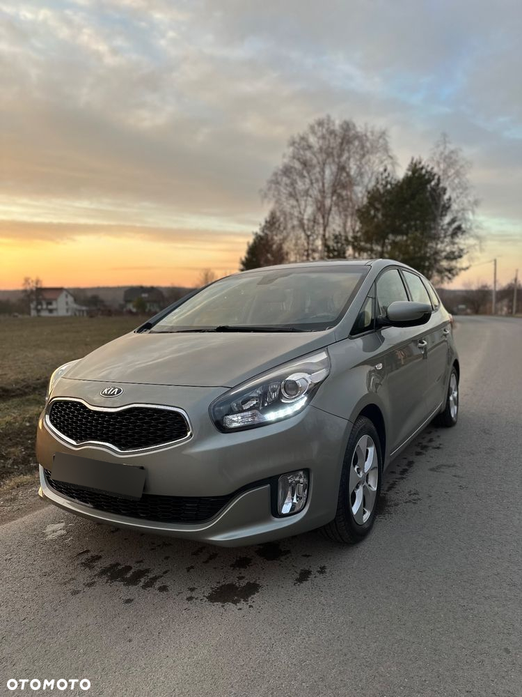 Kia Carens 1.7 CRDi M 7os EU6 - 11