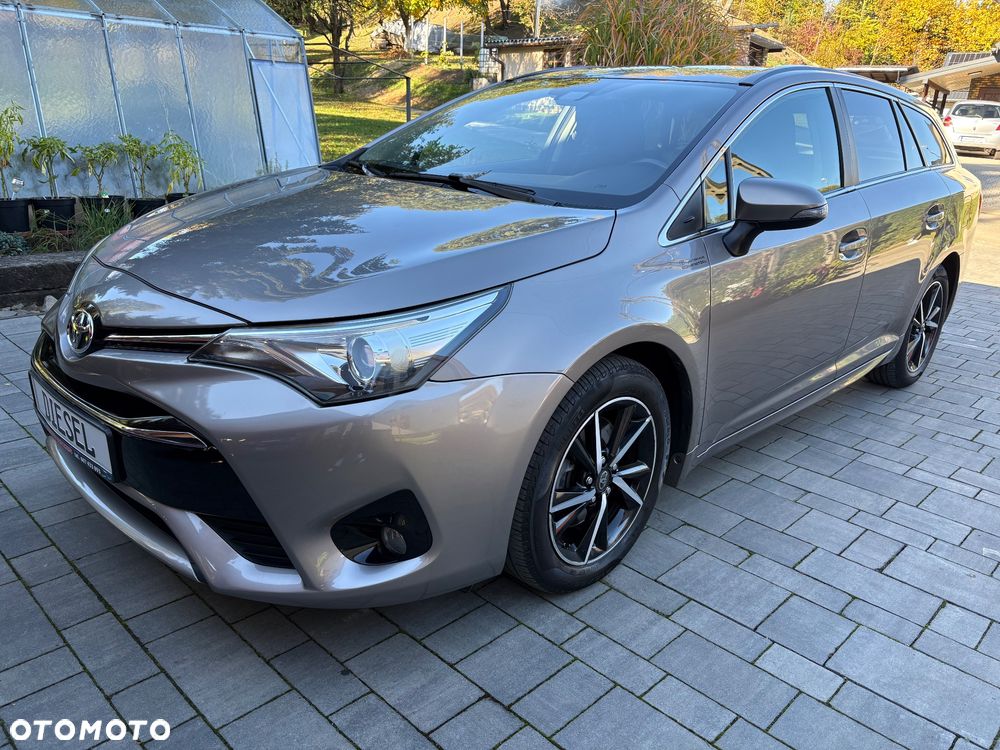 Toyota Avensis - 1