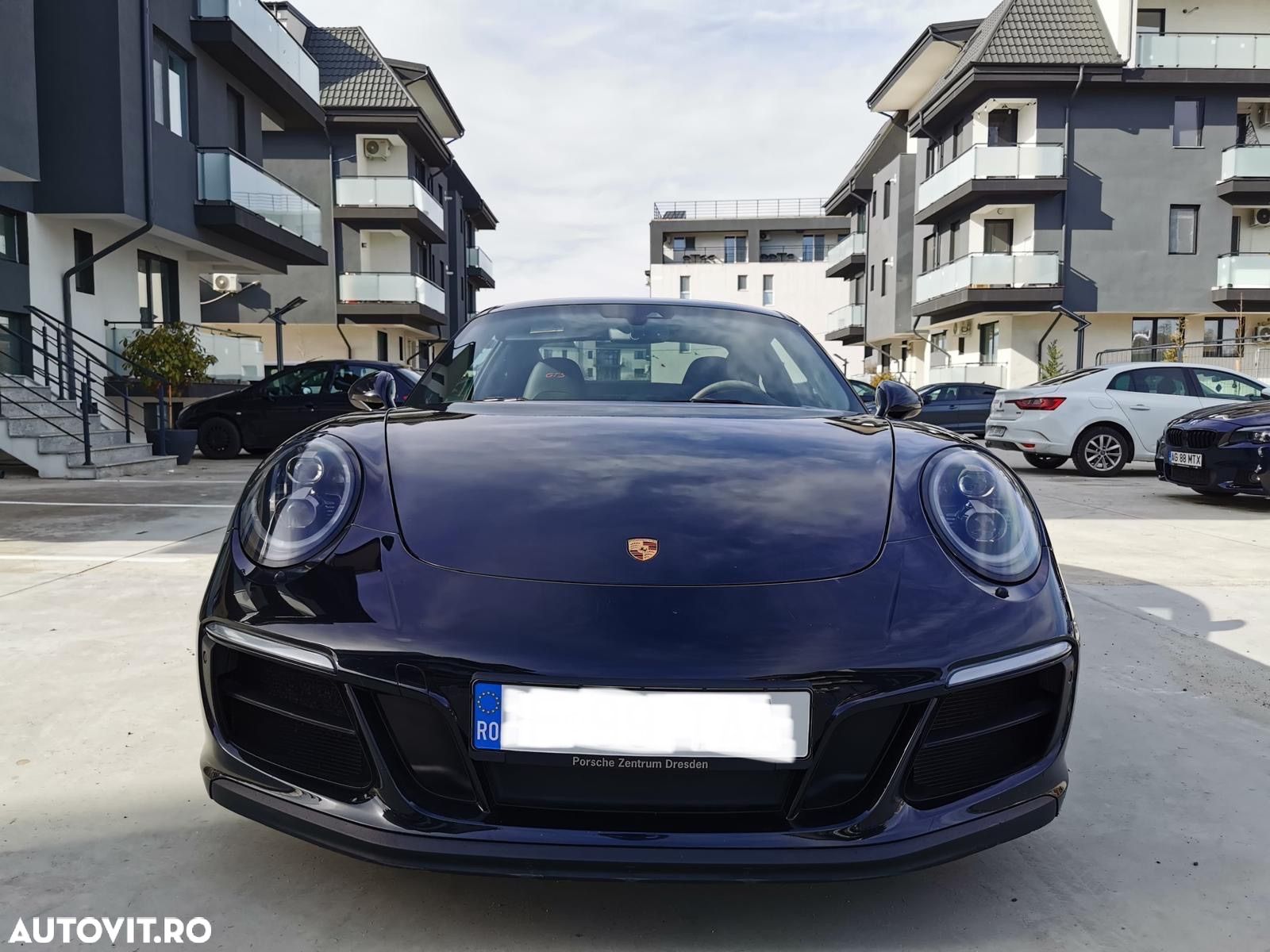 Porsche 911 Carrera 4 GTS Cabriolet PDK - 1