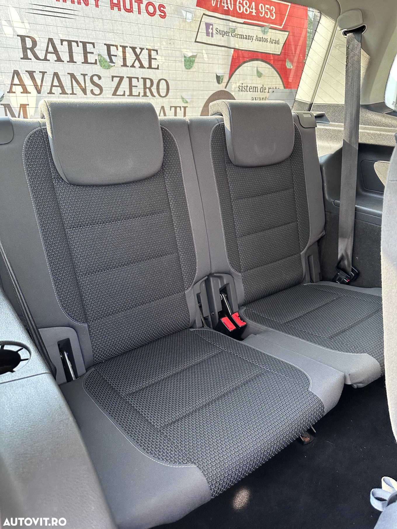 Volkswagen Touran - 11