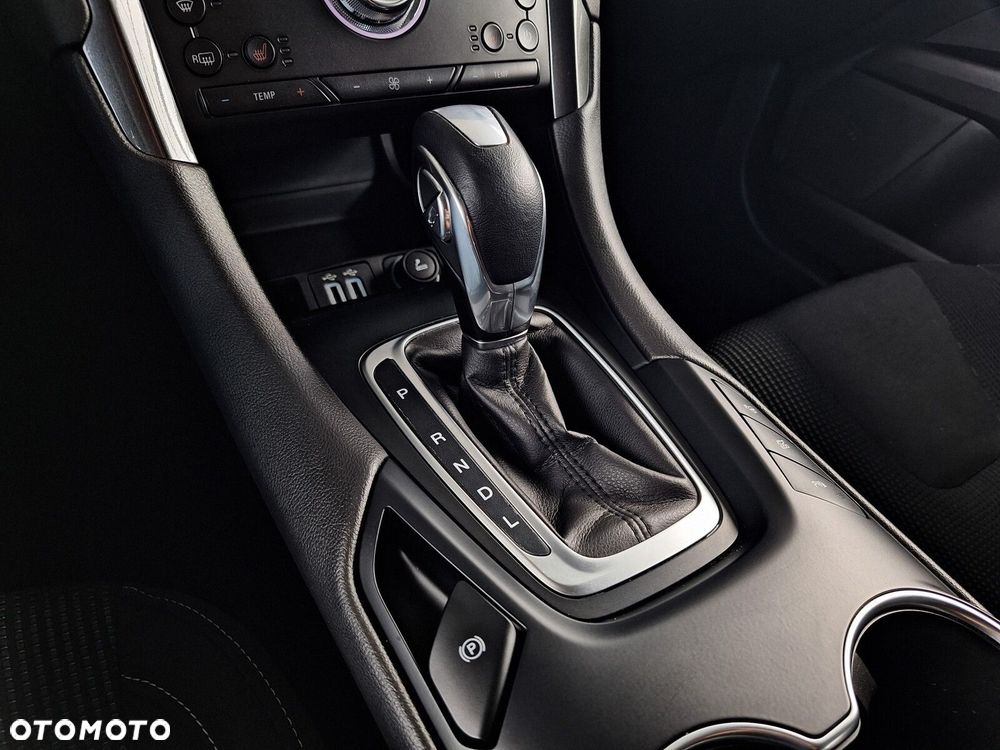 Ford Mondeo SW 2.0 Hybrid Titanium - 28