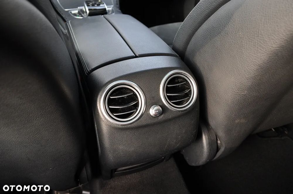 Mercedes-Benz GLC - 29