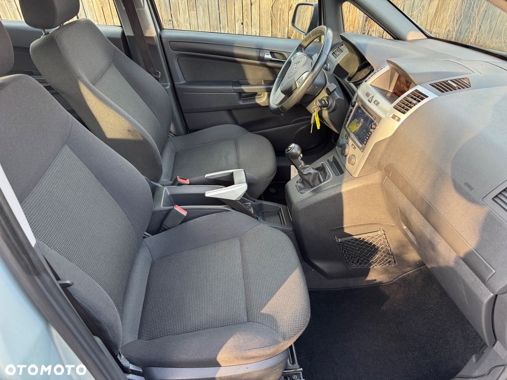 Opel Zafira 1.6 Enjoy - 15