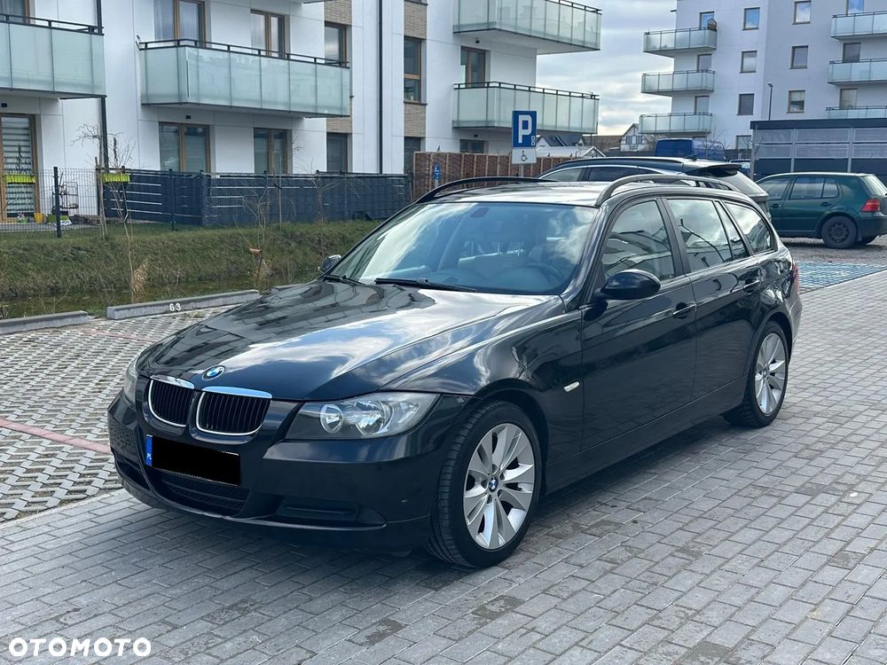 BMW Seria 3 318i Touring - 3