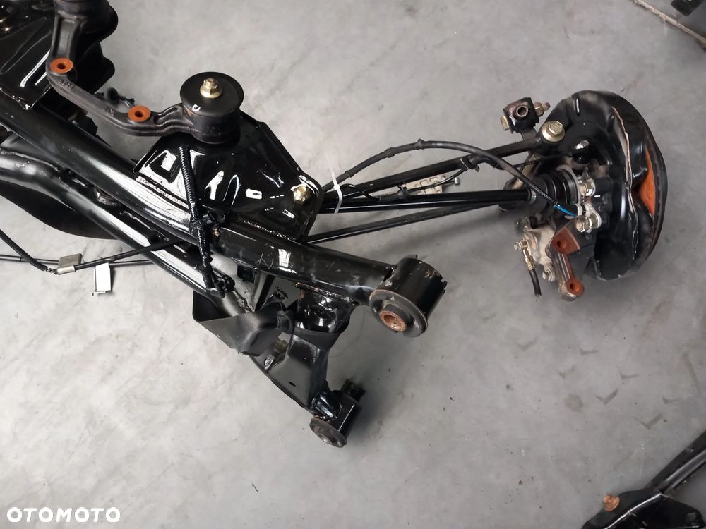 Tylna belka sanki os nissan x-trail  t30  stabilizator stan super bez grama rdzy oryginał czesci Radom - 2