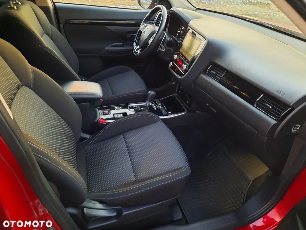 Mitsubishi Outlander 2.0 Intense Comfort 4WD CVT - 22