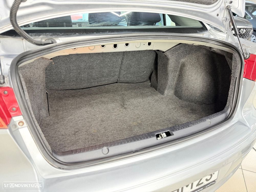 Mitsubishi Lancer 1.5 Invite - 17