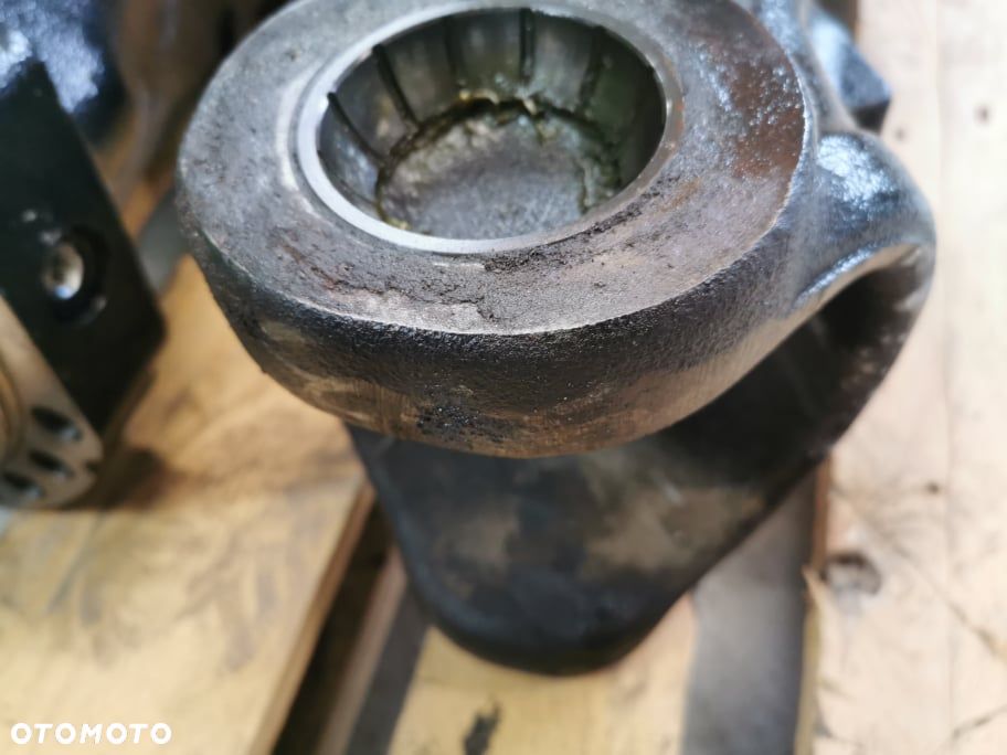 Pochwa mostu tylnego JLG 4017 PS {Spicer} - 9