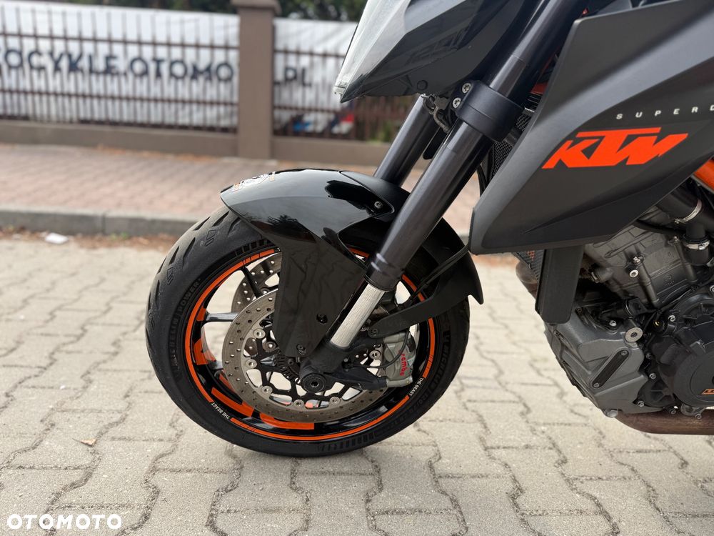 KTM Super Duke - 19