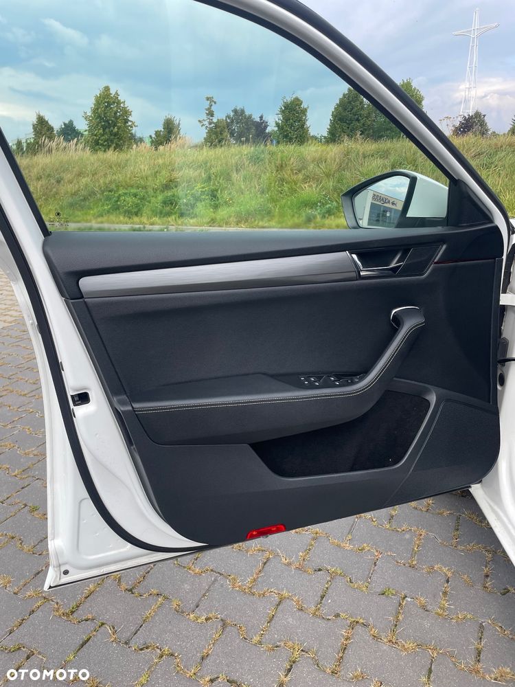 Skoda Superb 2.0 TDI 4x4 DSG Style - 10